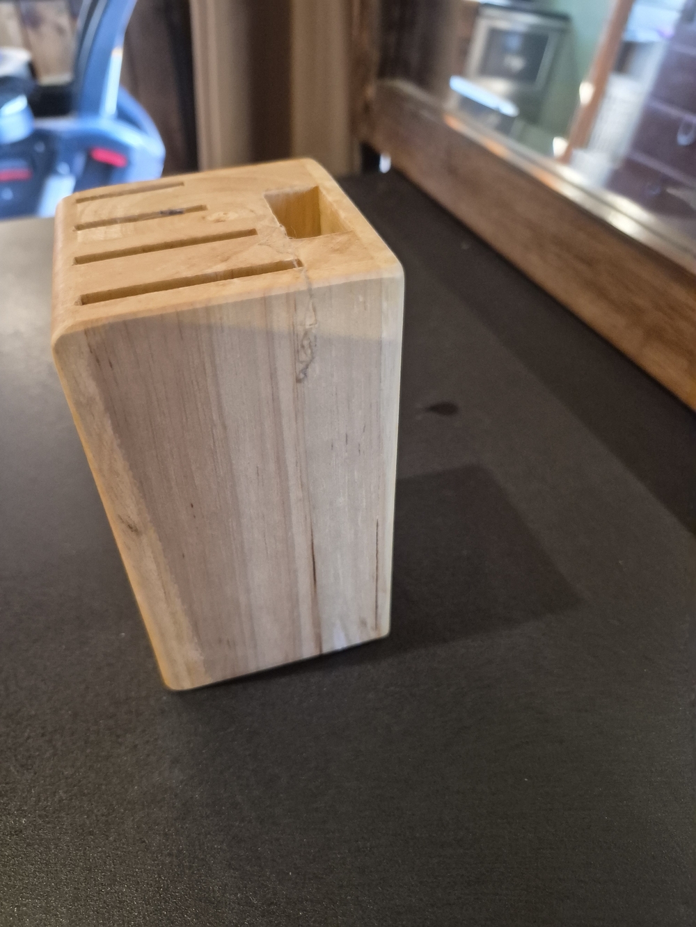 Farberware Knife Block 5 Slot Natural Oak Wood 5 1/2" × 3"x3 No Knives Included - Picture 4 of 6